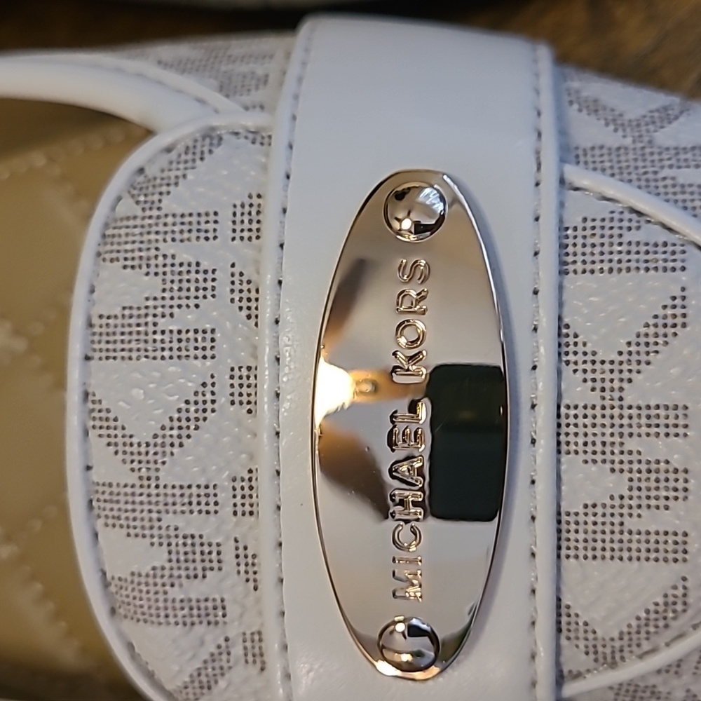 Michael Kors plate moc flats - Picture 3 of 11